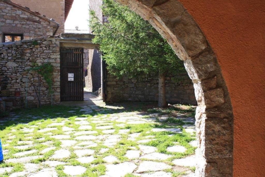 Апартаменти Cal Xesc Касталя-да-н'Уг Екстер'єр фото